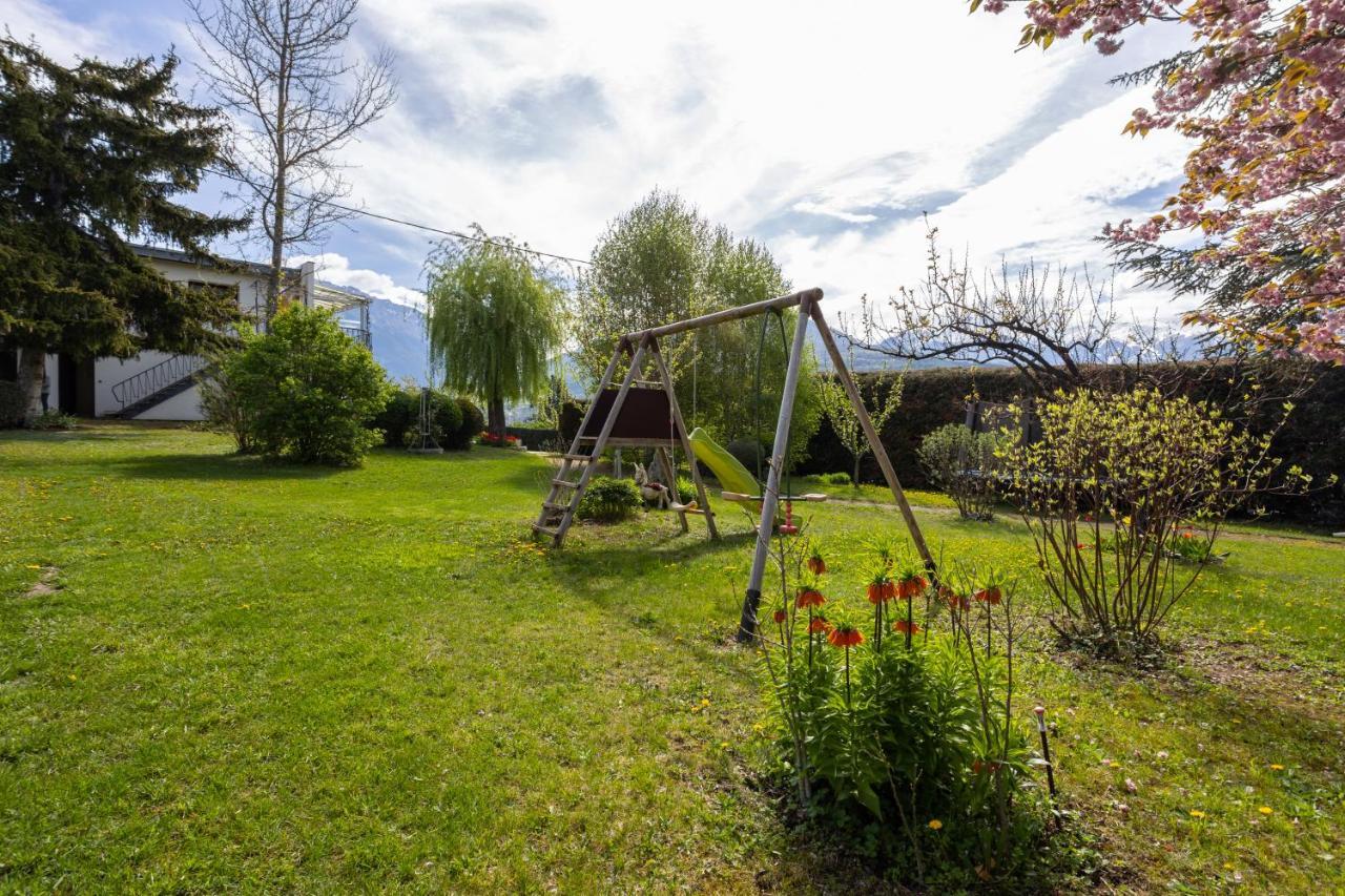 Vue Sur Les Montagnes Appartement Embrun Buitenkant foto