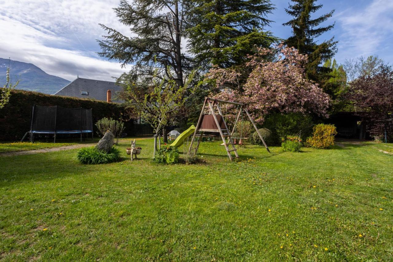 Vue Sur Les Montagnes Appartement Embrun Buitenkant foto