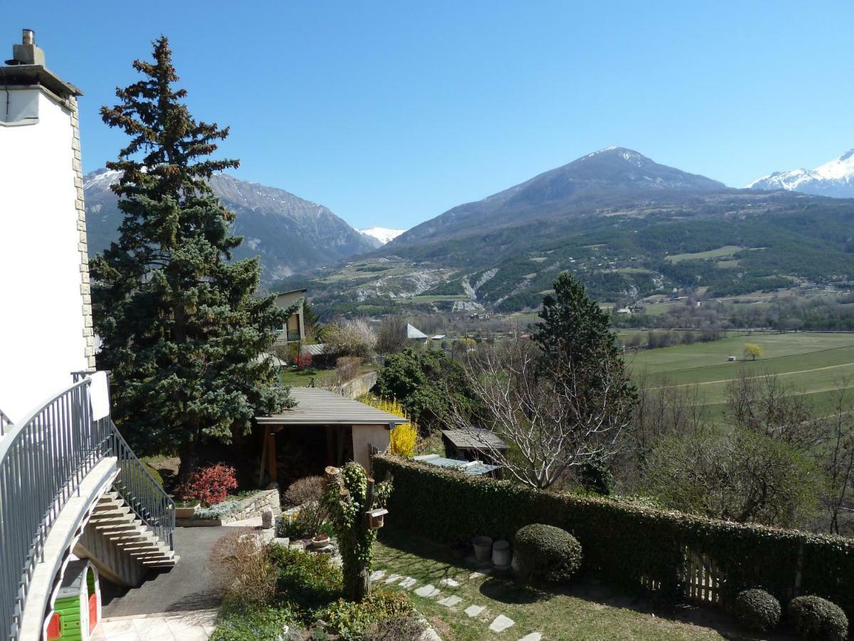 Vue Sur Les Montagnes Appartement Embrun Buitenkant foto