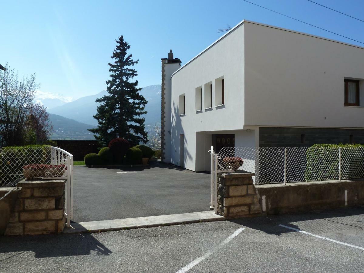 Vue Sur Les Montagnes Appartement Embrun Buitenkant foto